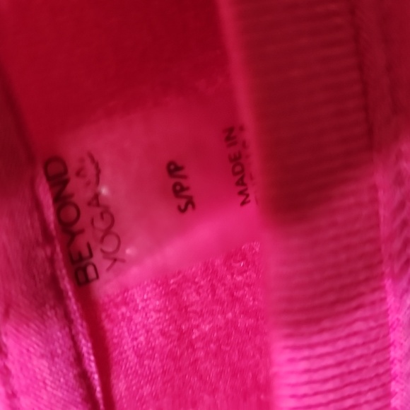 Beyond Yoga Shirt Size Small Hot Pink - Picture 5 of 8